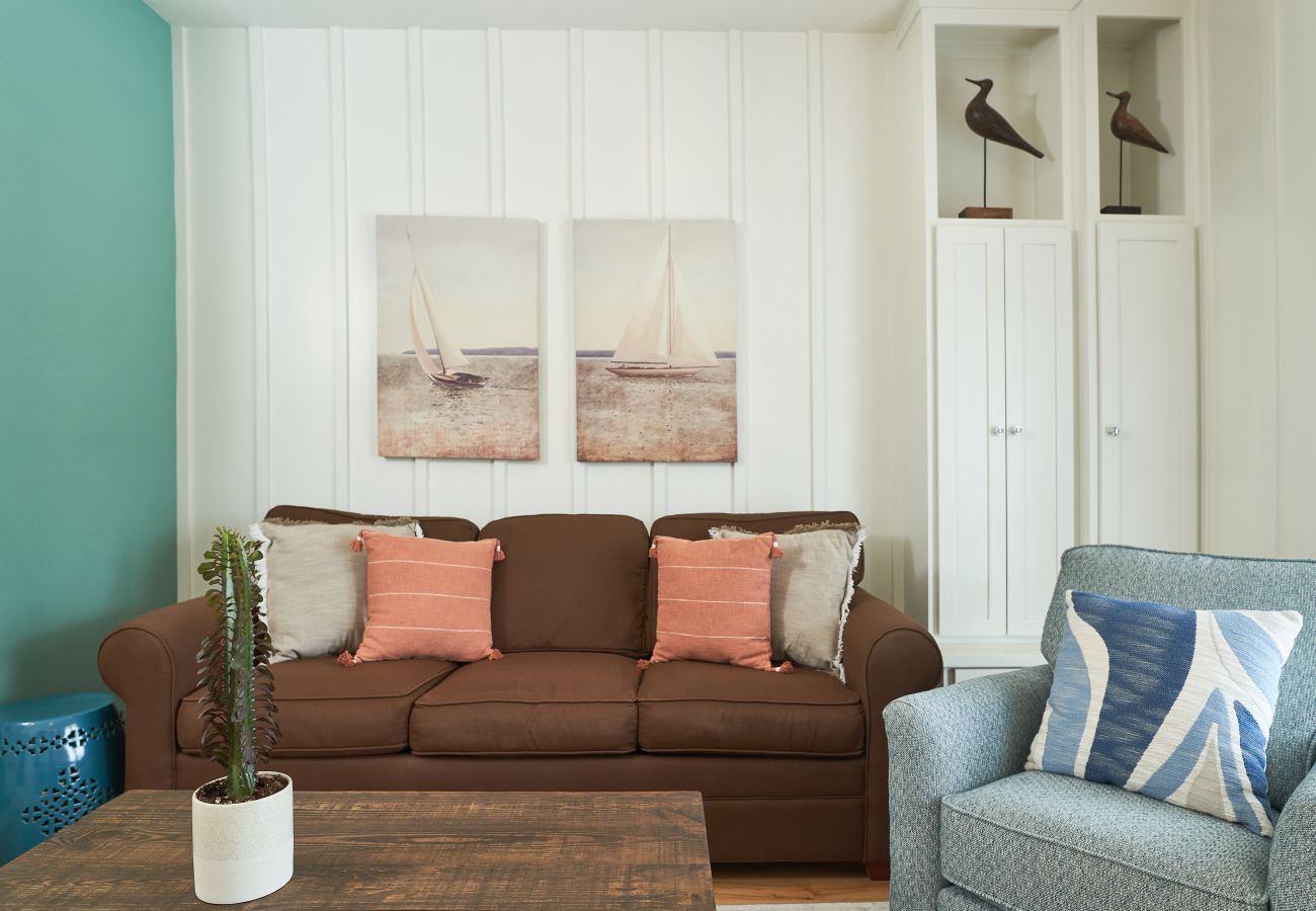 Townhouse in Holland - The Marblehead Luxury Townhome, Pool, Hot Tub, Golf Membership,  Near Lake and Beaches