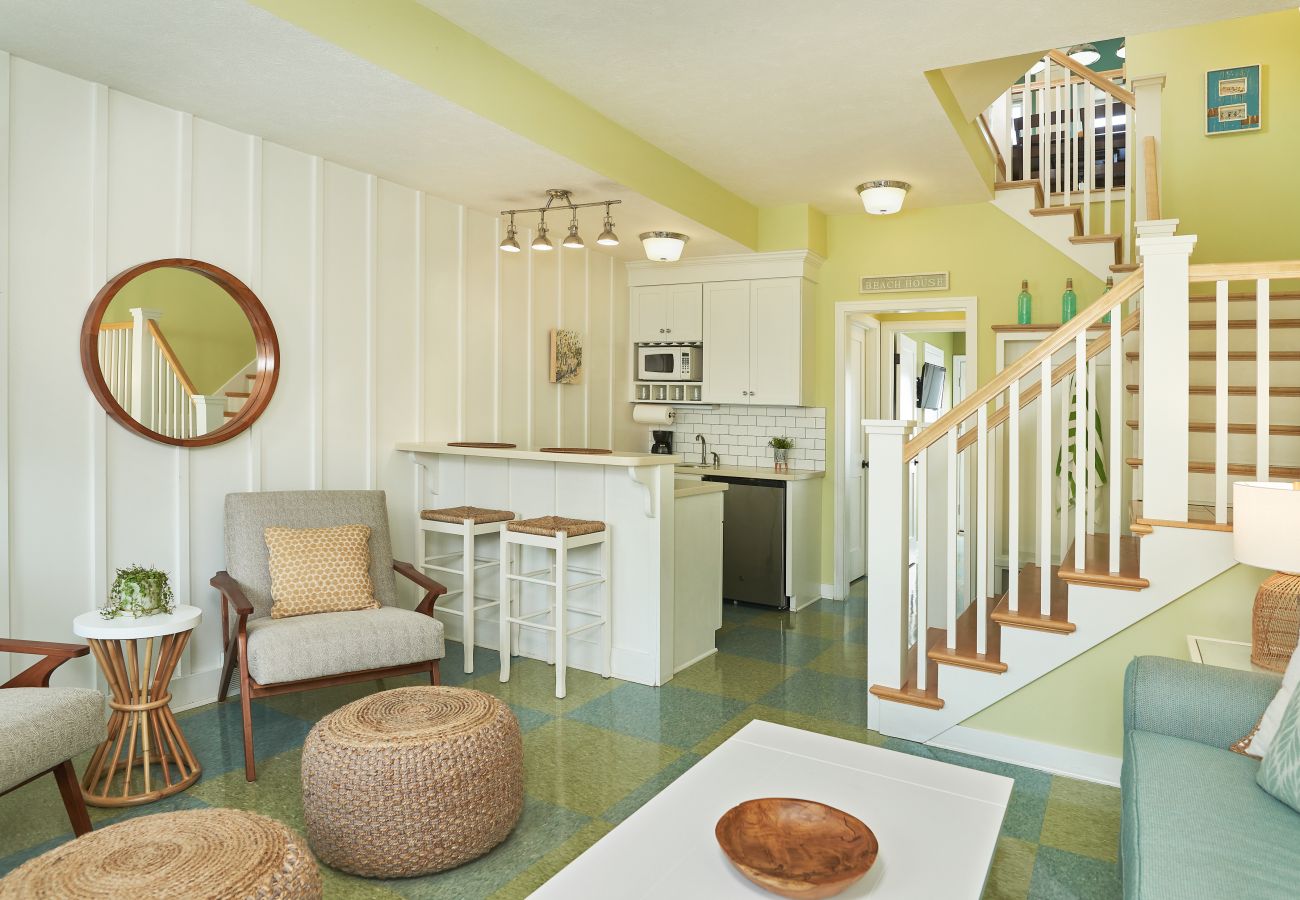 Townhouse in Holland - The Marblehead Luxury Townhome, Pool, Hot Tub, Golf Membership,  Near Lake and Beaches