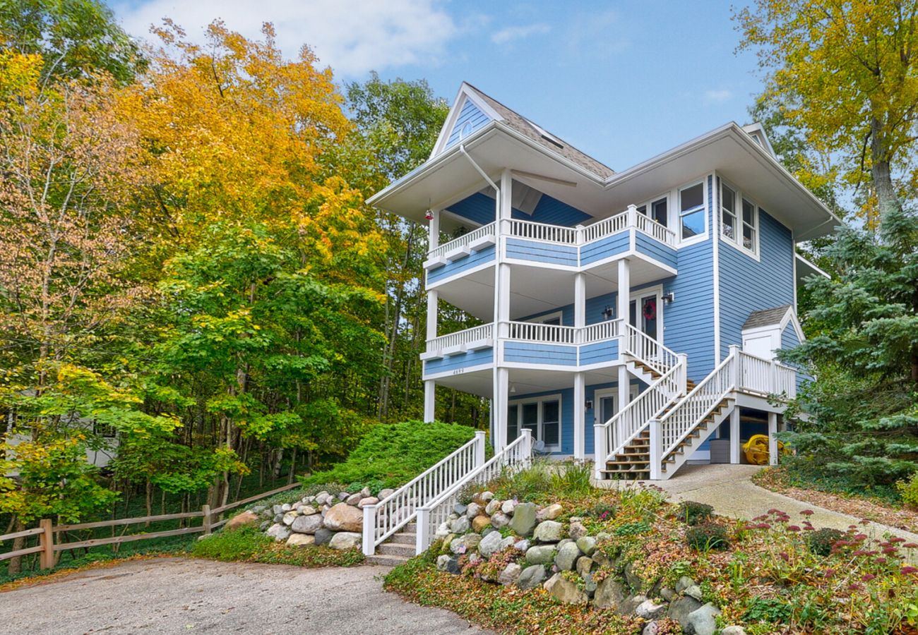 House in Holland - Luxury Macatawa Beach Home with Stunning Lake Michigan Views and Private Beach Access