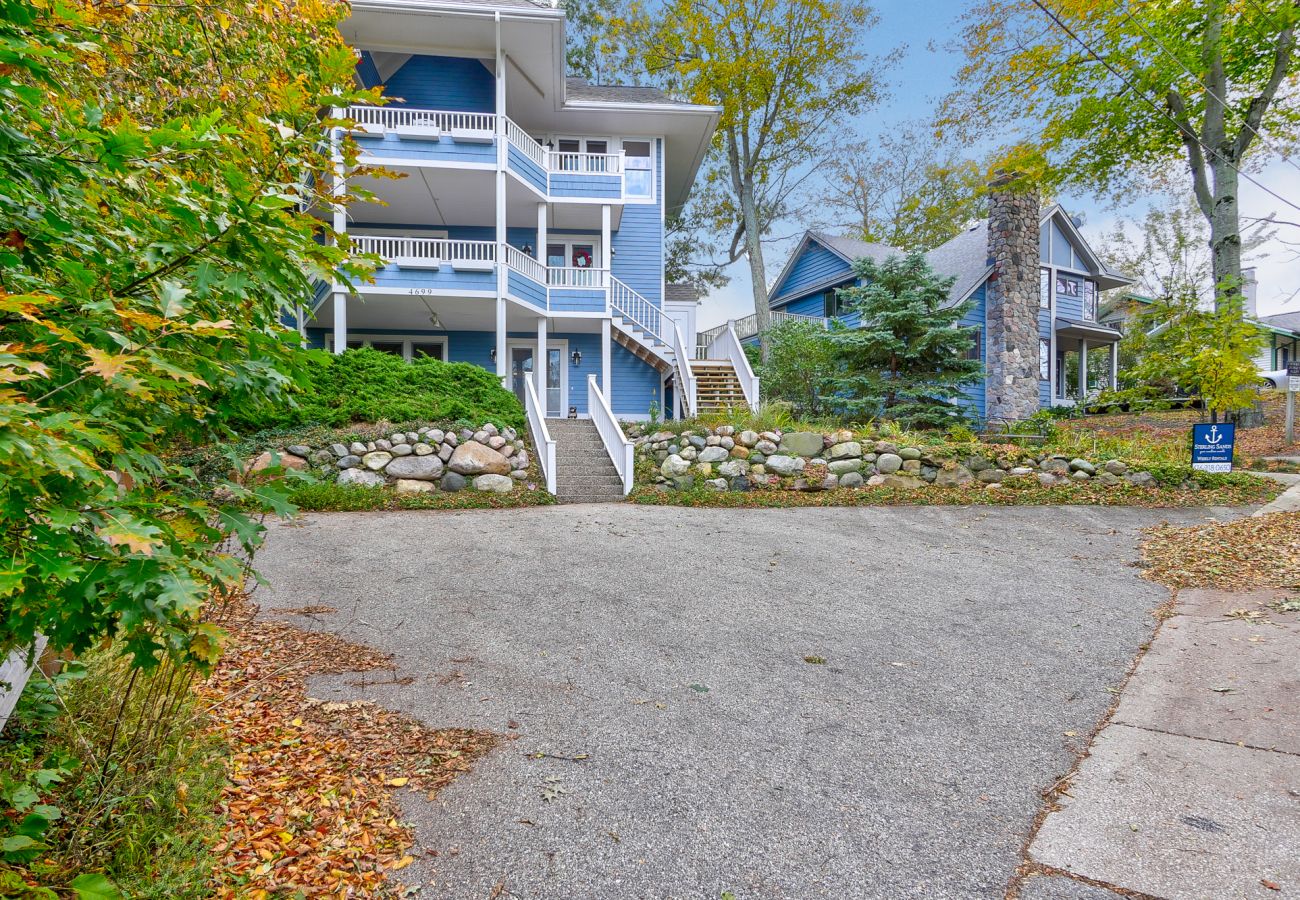 House in Holland - Luxury Macatawa Beach Home with Stunning Lake Michigan Views and Private Beach Access