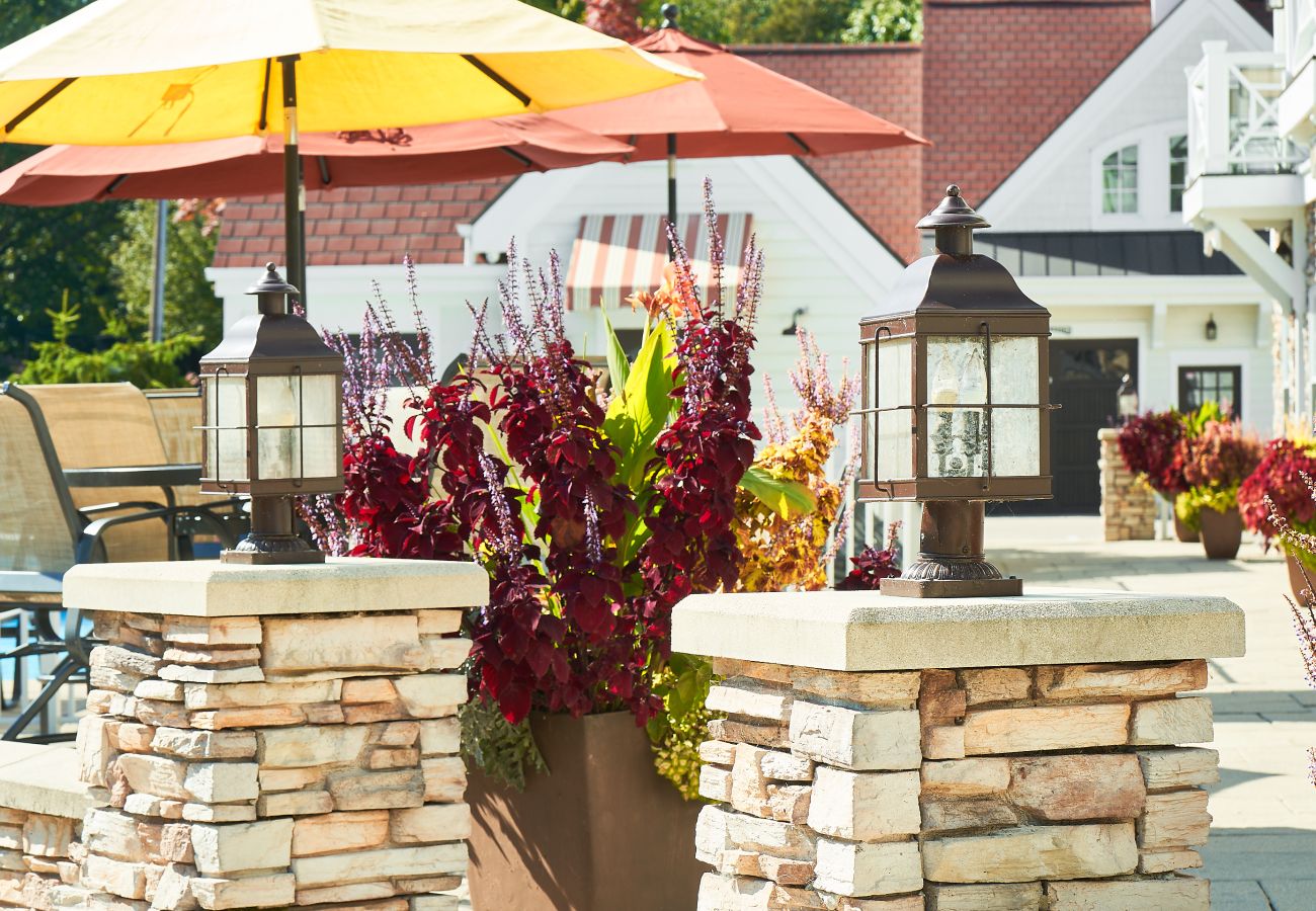 Townhouse in Holland - The Bridgeport Luxury Townhome, Pool, Hot Tub, Golf Membership,  Near Lake and Beaches