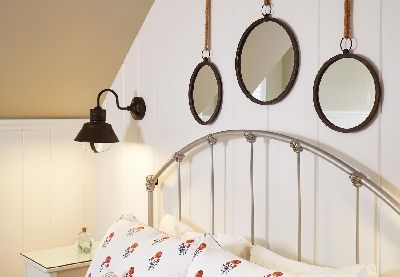 Townhouse in Holland - The Bridgeport Luxury Townhome, Pool, Hot Tub, Golf Membership,  Near Lake and Beaches