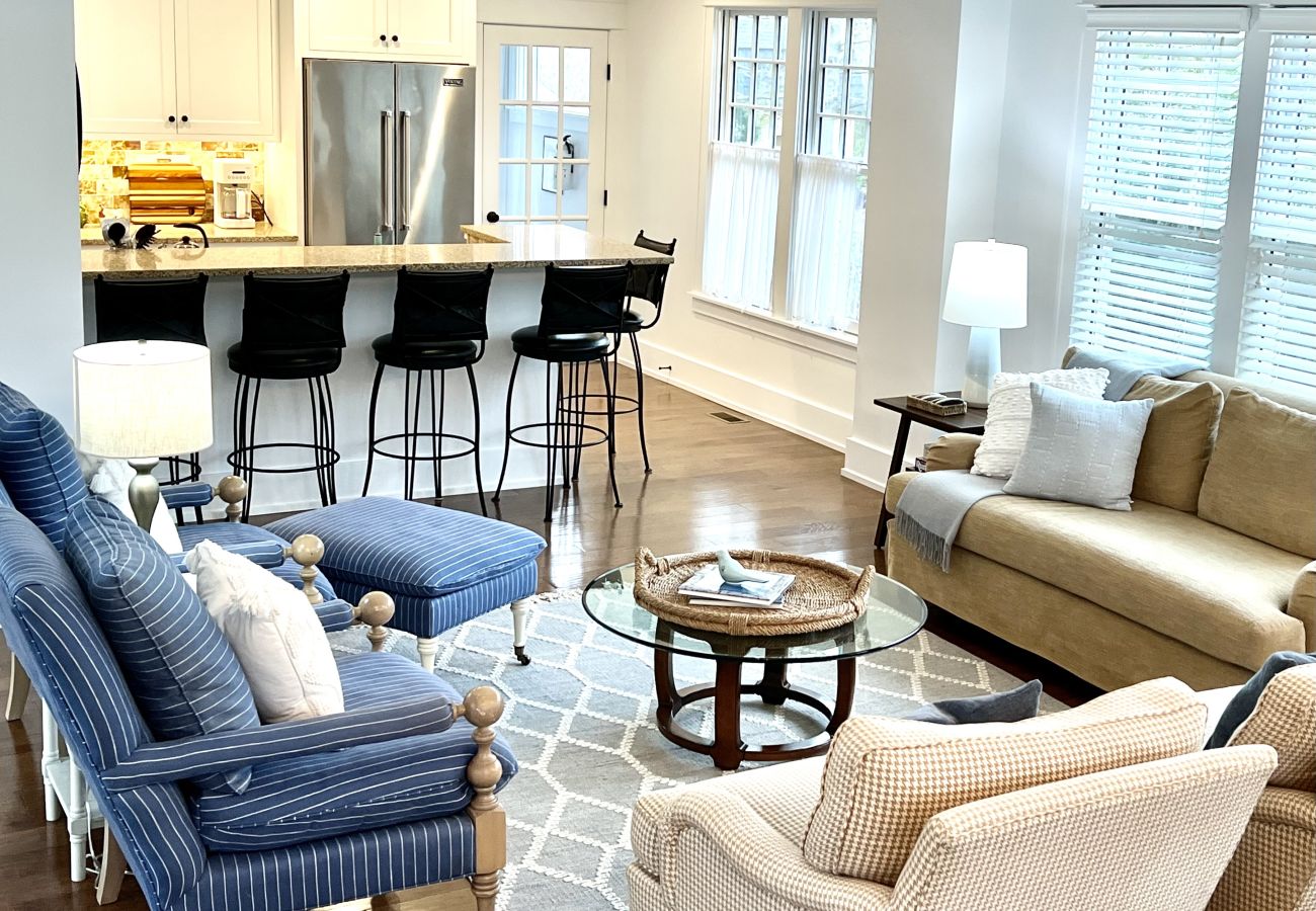 House in Saugatuck - Birch House and Cottage