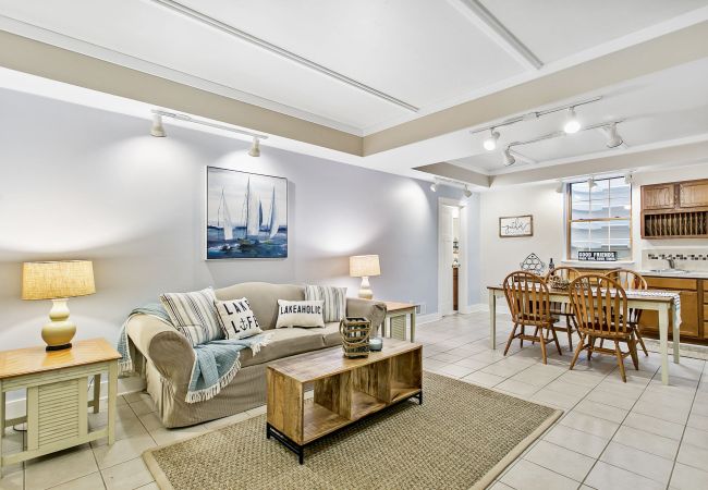 House in Douglas - Close to Beaches, Downtown Douglas, & Saugatuck! - Lower Coastal Carriage House