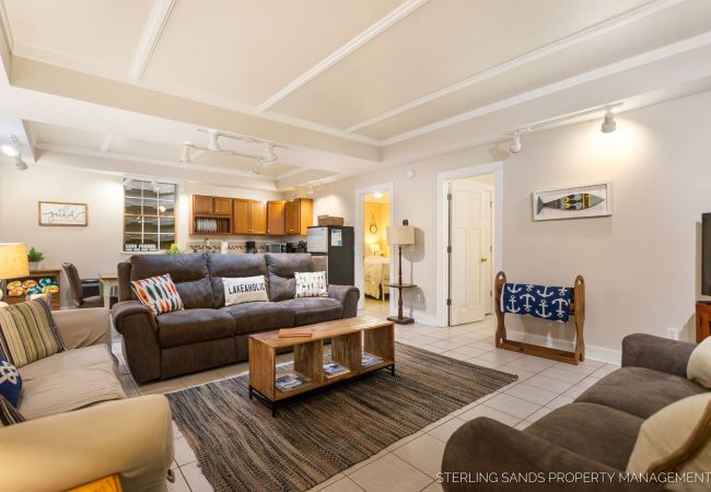 House in Douglas - Close to Beaches, Downtown Douglas, & Saugatuck! - Lower Coastal Carriage House