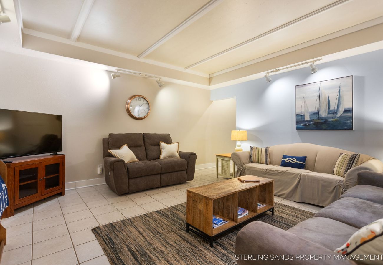 House in Douglas - Close to Beaches, Downtown Douglas, & Saugatuck! - Lower Coastal Carriage House