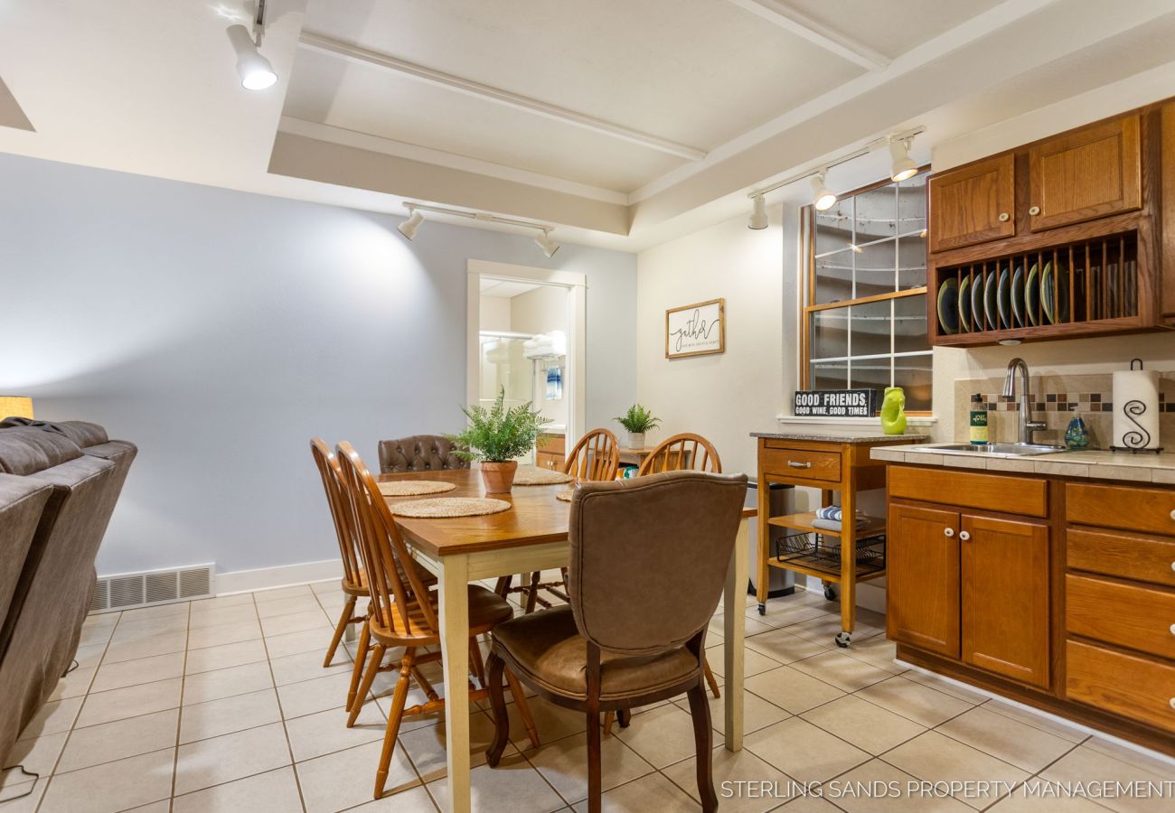 House in Douglas - Close to Beaches, Downtown Douglas, & Saugatuck! - Lower Coastal Carriage House