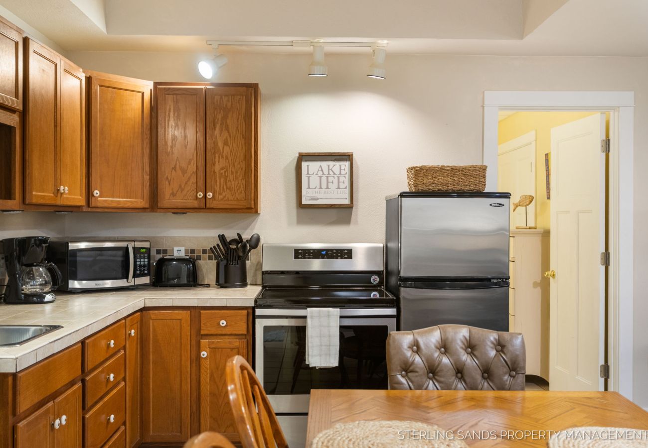 House in Douglas - Close to Beaches, Downtown Douglas, & Saugatuck! - Lower Coastal Carriage House