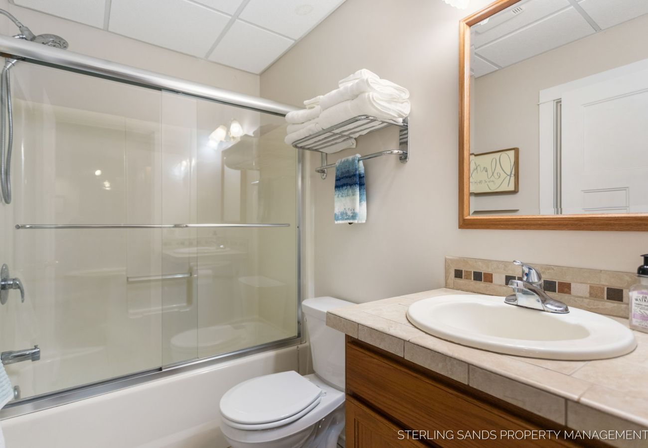 House in Douglas - Close to Beaches, Downtown Douglas, & Saugatuck! - Lower Coastal Carriage House