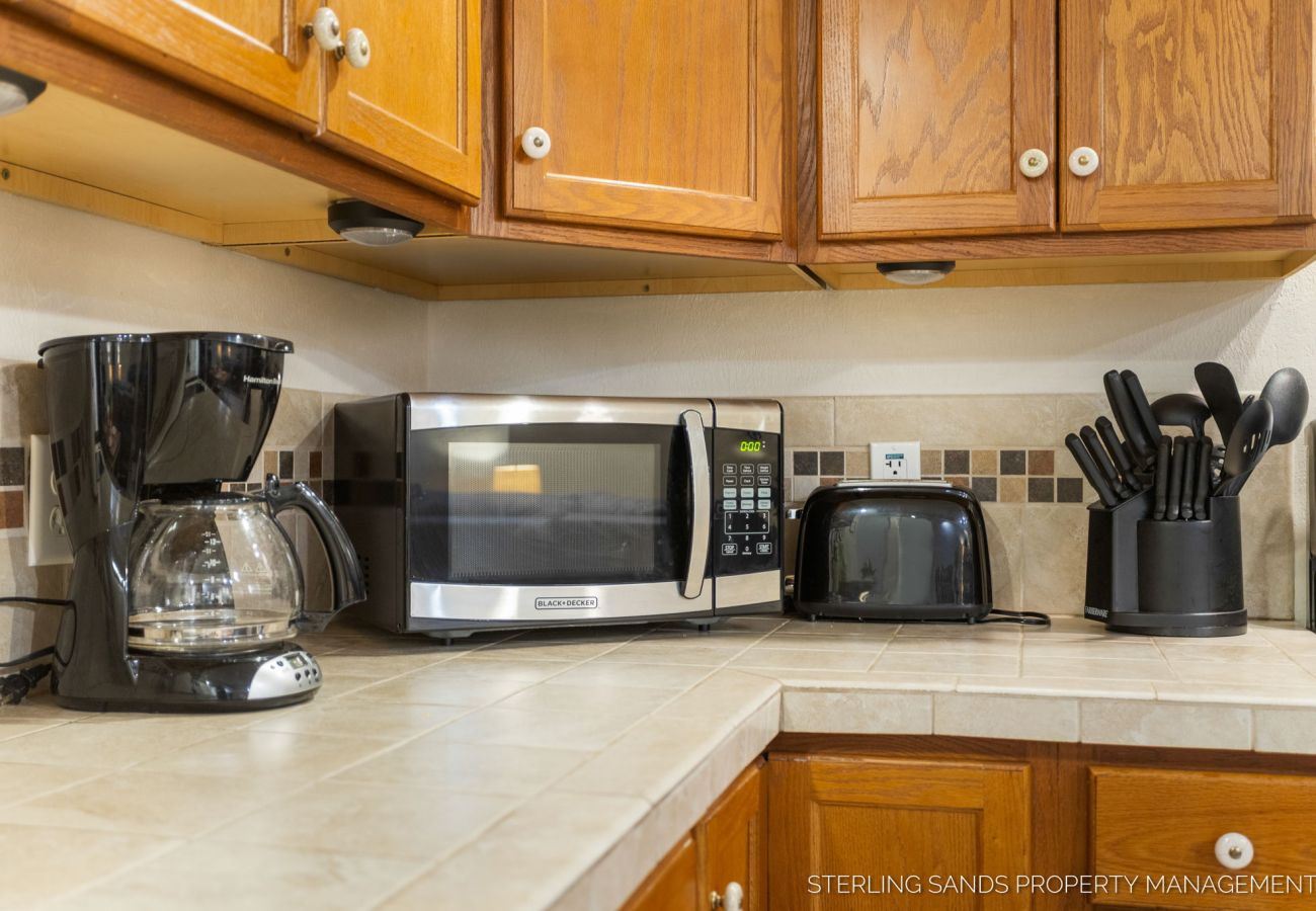 House in Douglas - Close to Beaches, Downtown Douglas, & Saugatuck! - Lower Coastal Carriage House