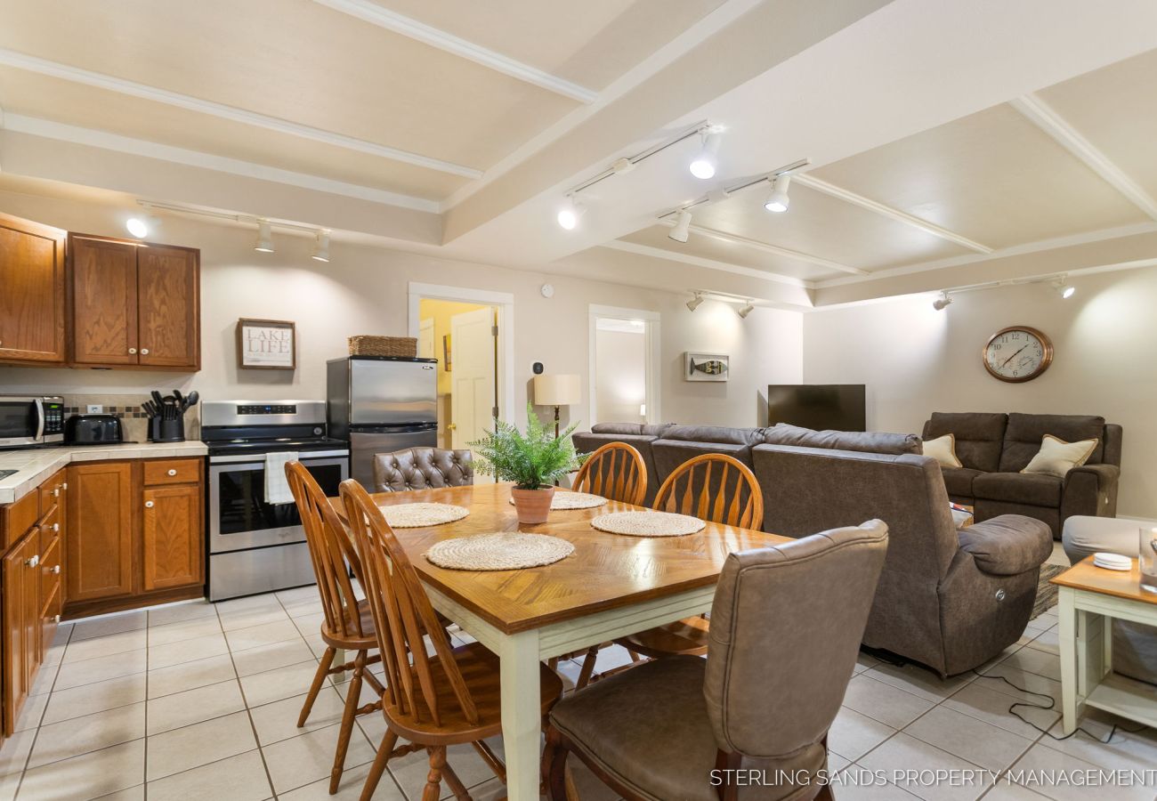 House in Douglas - Close to Beaches, Downtown Douglas, & Saugatuck! - Lower Coastal Carriage House