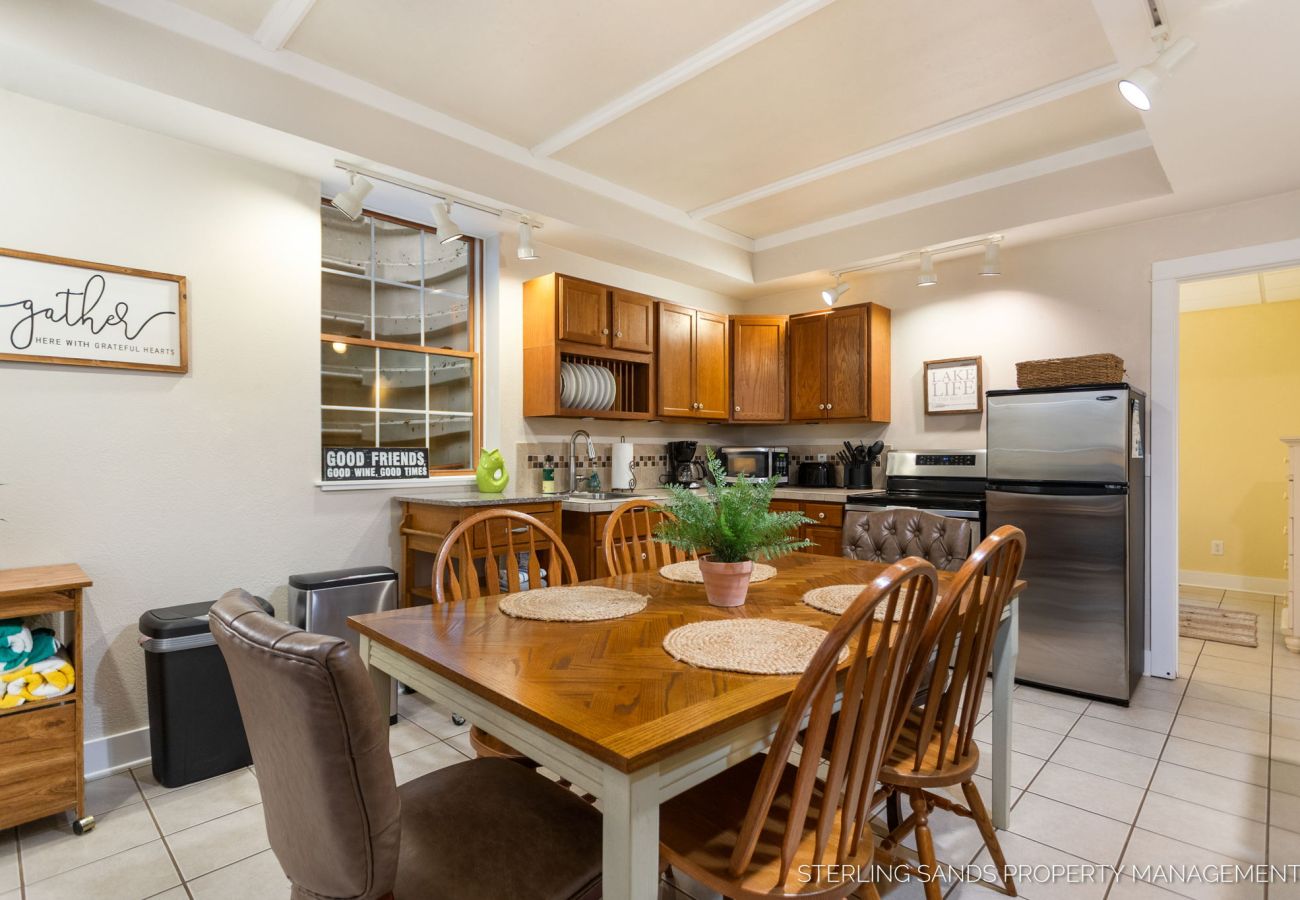 House in Douglas - Close to Beaches, Downtown Douglas, & Saugatuck! - Lower Coastal Carriage House