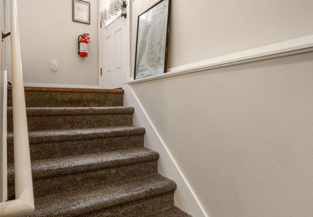 House in Douglas - Close to Beaches, Downtown Douglas, & Saugatuck! - Lower Coastal Carriage House