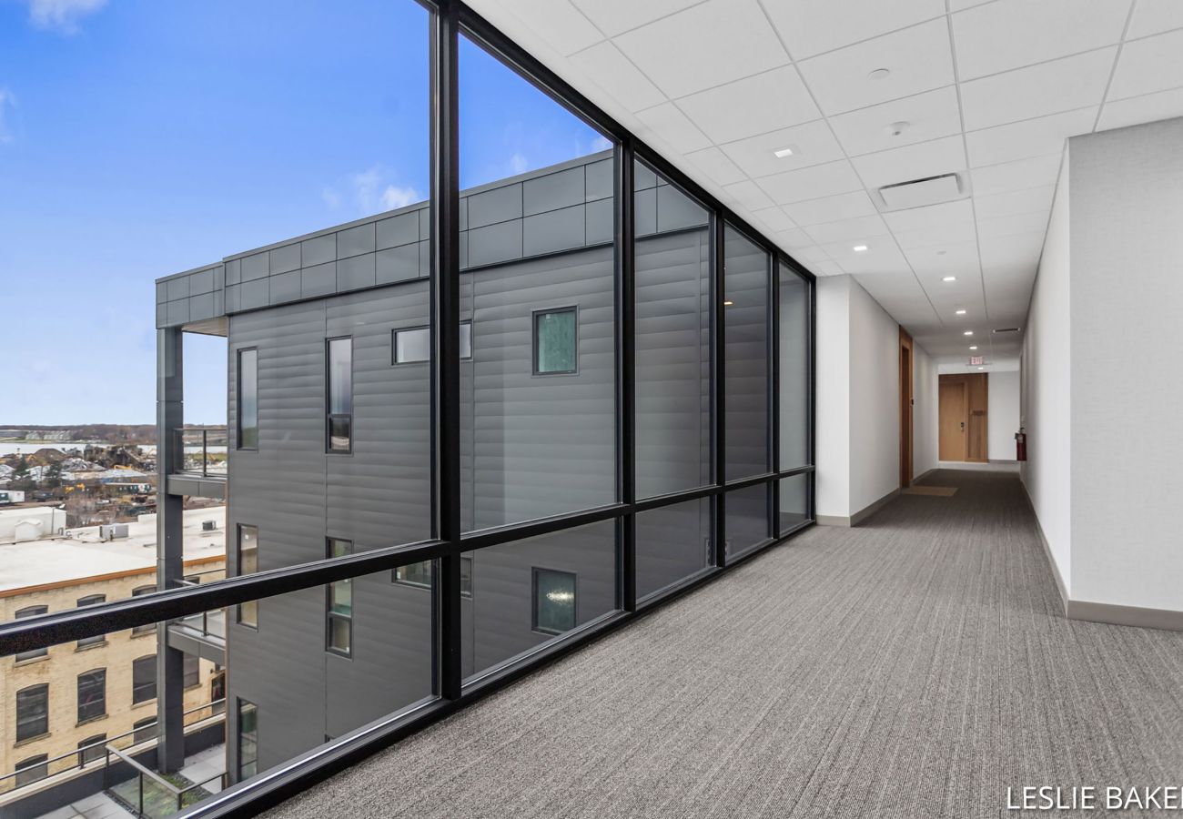 Condominium in Holland - Downtown Holland Getaway - Modern Luxury Condo