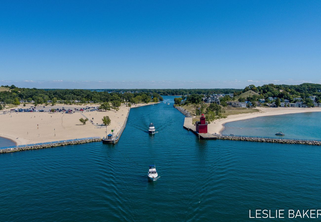 Condominium in Holland - Lux Winter Retreat: Downtown Condo near Hope 