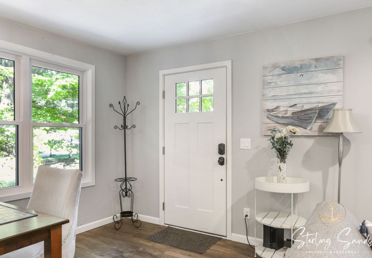 House in West Olive - Drift Away Cottage - Private Beach Access - Tennis - Near Lake MI