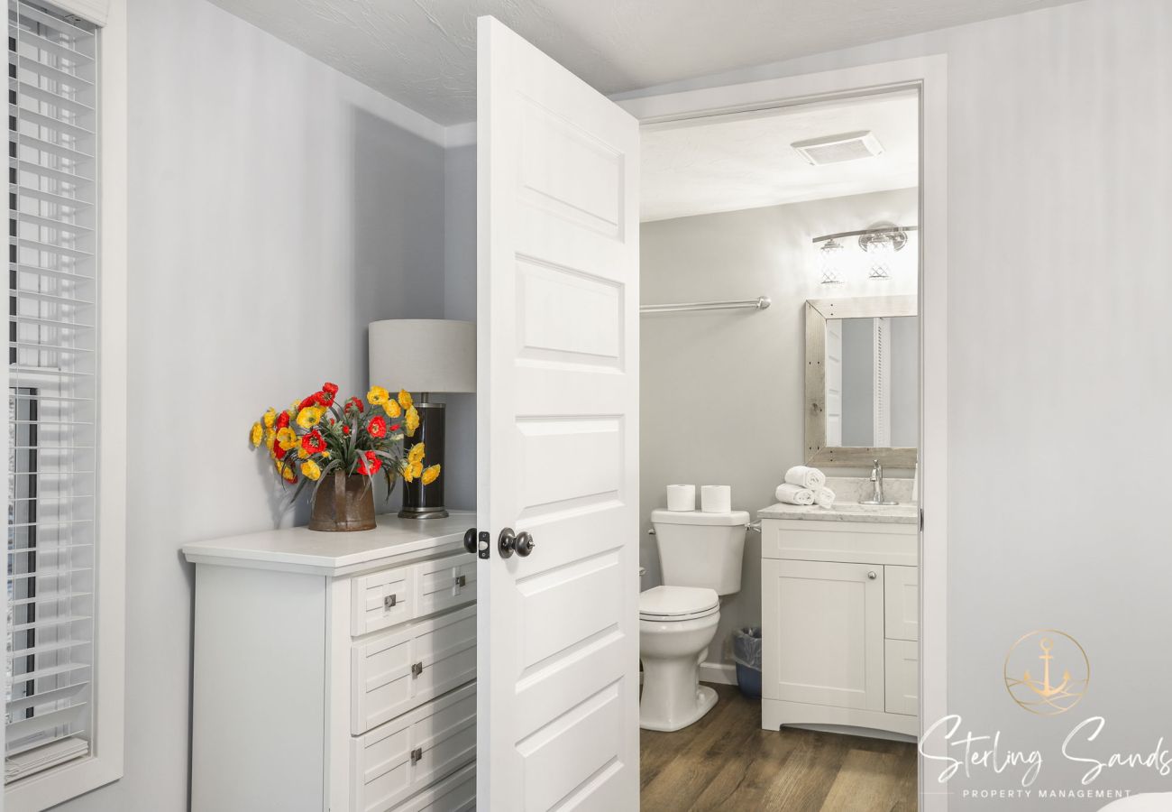 House in West Olive - Drift Away Cottage - Private Beach Access - Tennis - Near Lake MI