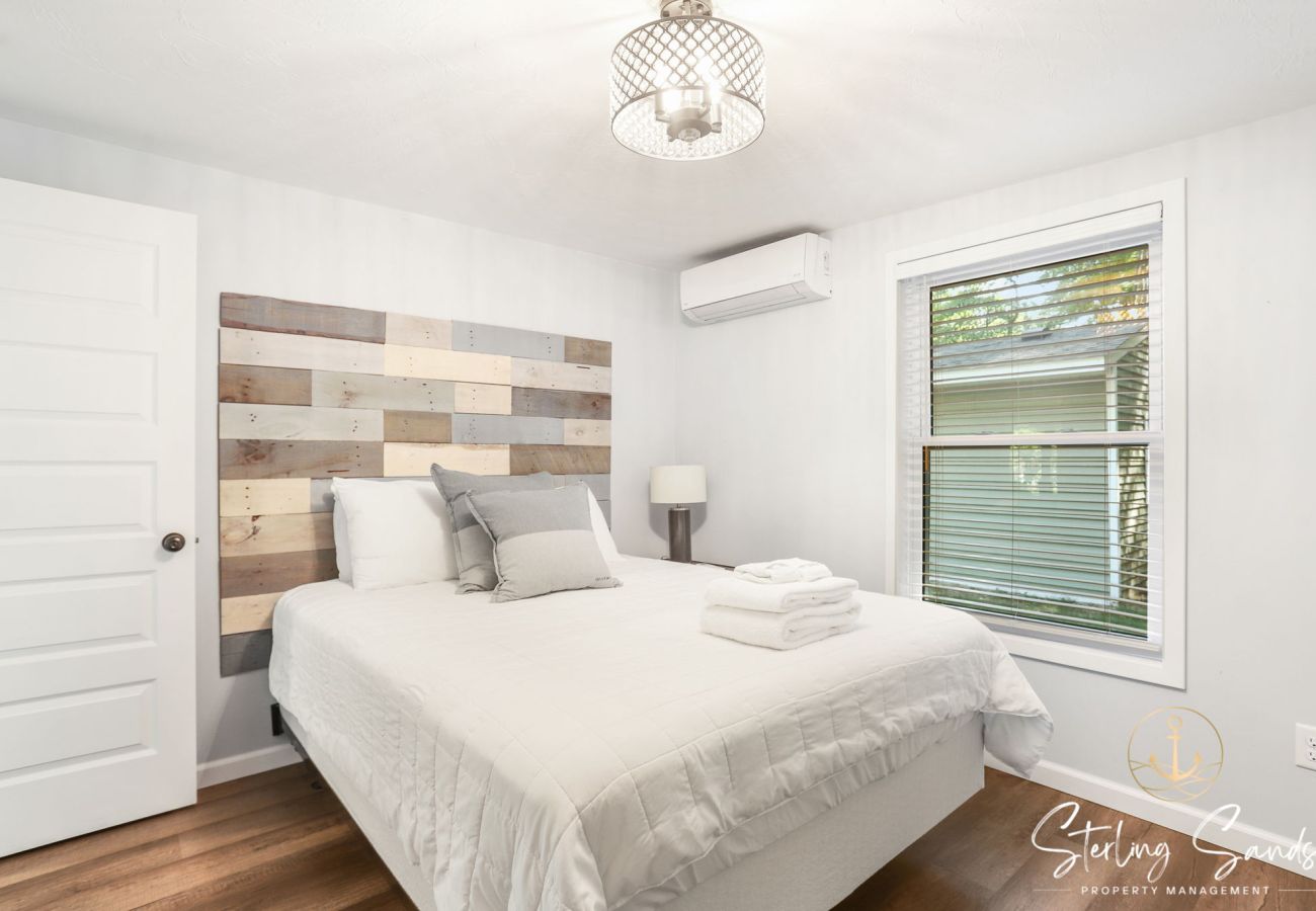 House in West Olive - Drift Away Cottage - Private Beach Access - Tennis - Near Lake MI