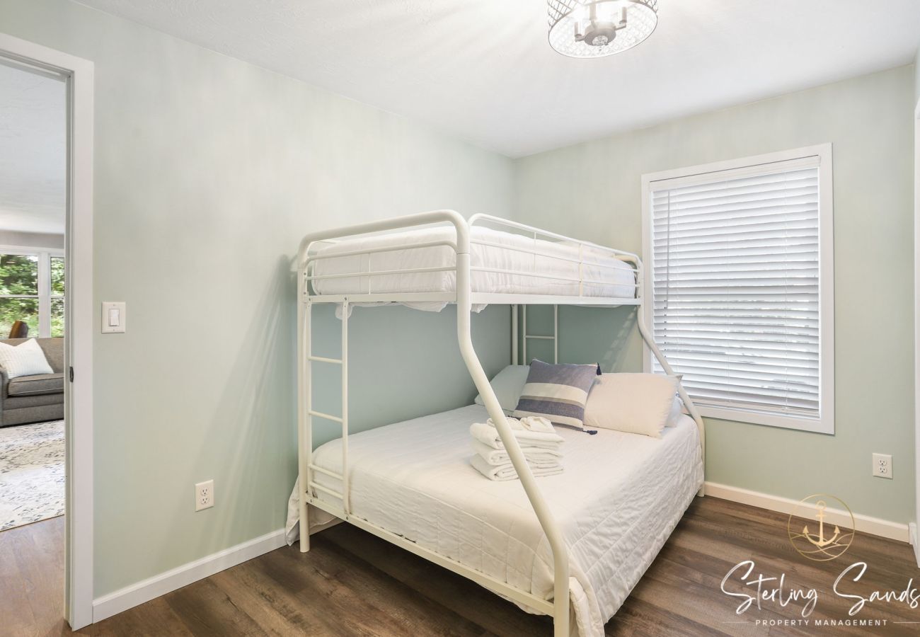 House in West Olive - Drift Away Cottage - Private Beach Access - Tennis - Near Lake MI