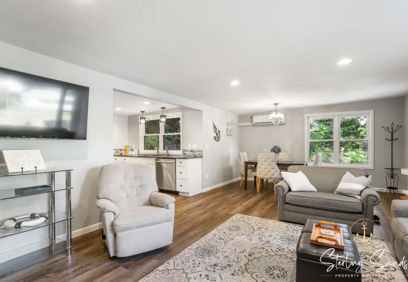 House in West Olive - Drift Away Cottage - Private Beach Access - Tennis - Near Lake MI