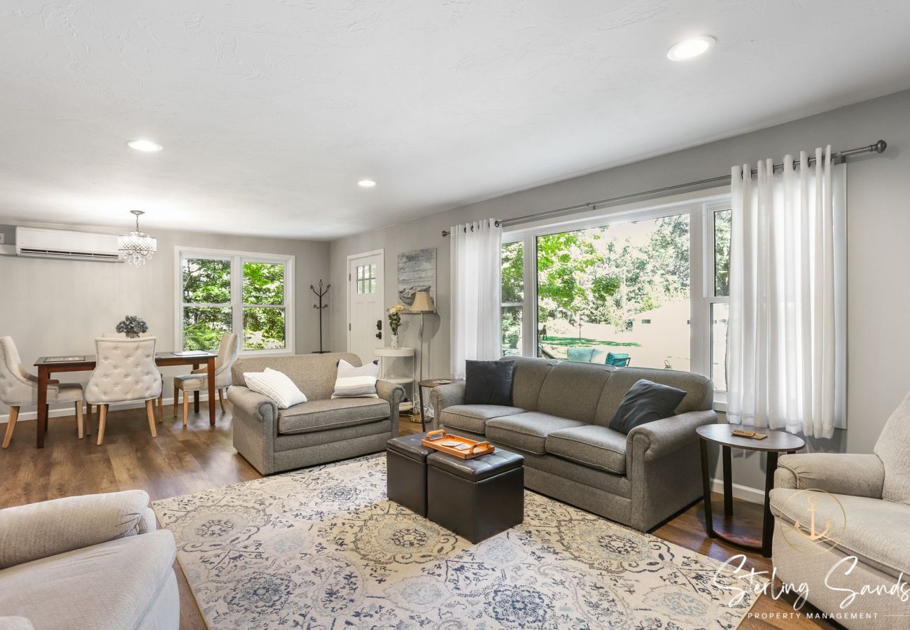 House in West Olive - Drift Away Cottage - Private Beach Access - Tennis - Near Lake MI