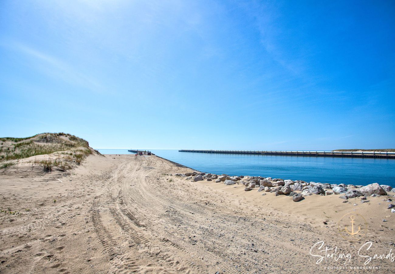 House in West Olive - Drift Away Cottage - Private Beach Access - Tennis - Near Lake MI