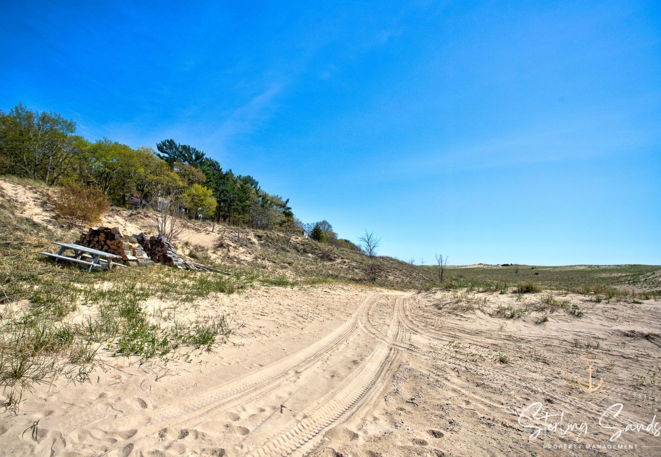 House in West Olive - Drift Away Cottage - Private Beach Access - Tennis - Near Lake MI