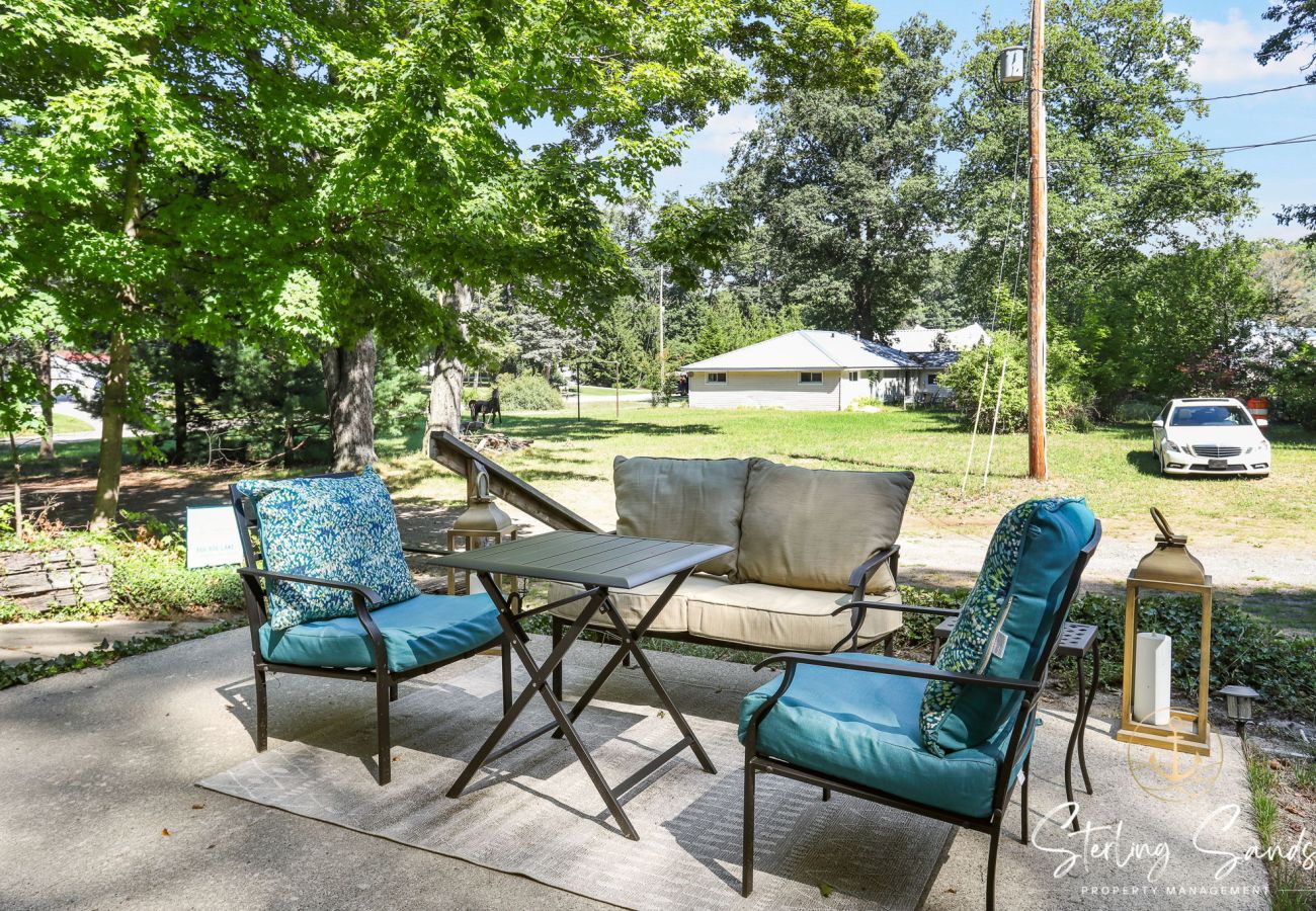 House in West Olive - Drift Away Cottage - Private Beach Access - Tennis - Near Lake MI