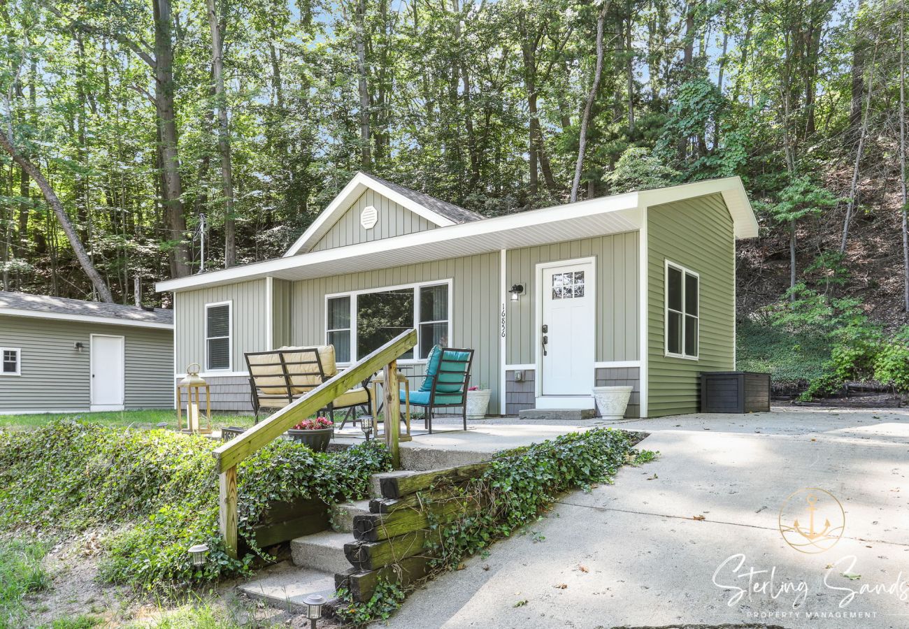 Drift Away Cottage Exterior
